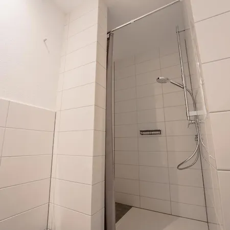Juli-Homes - Self Check-In Studios Mit Kueche Am Bodensee & Spieleland דירה מקנבורן