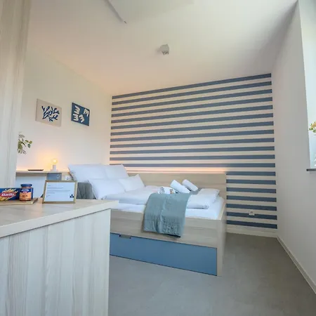 Juli-Homes - Self Check-In Studios Mit Kueche Am Bodensee & Spieleland מקנבורן